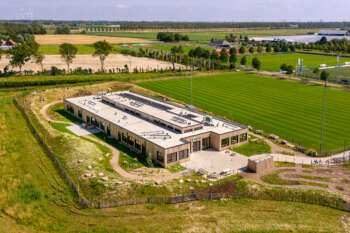 Het nieuwe door Jan Snel gebouwde Schoolgebouw de Verwondering
